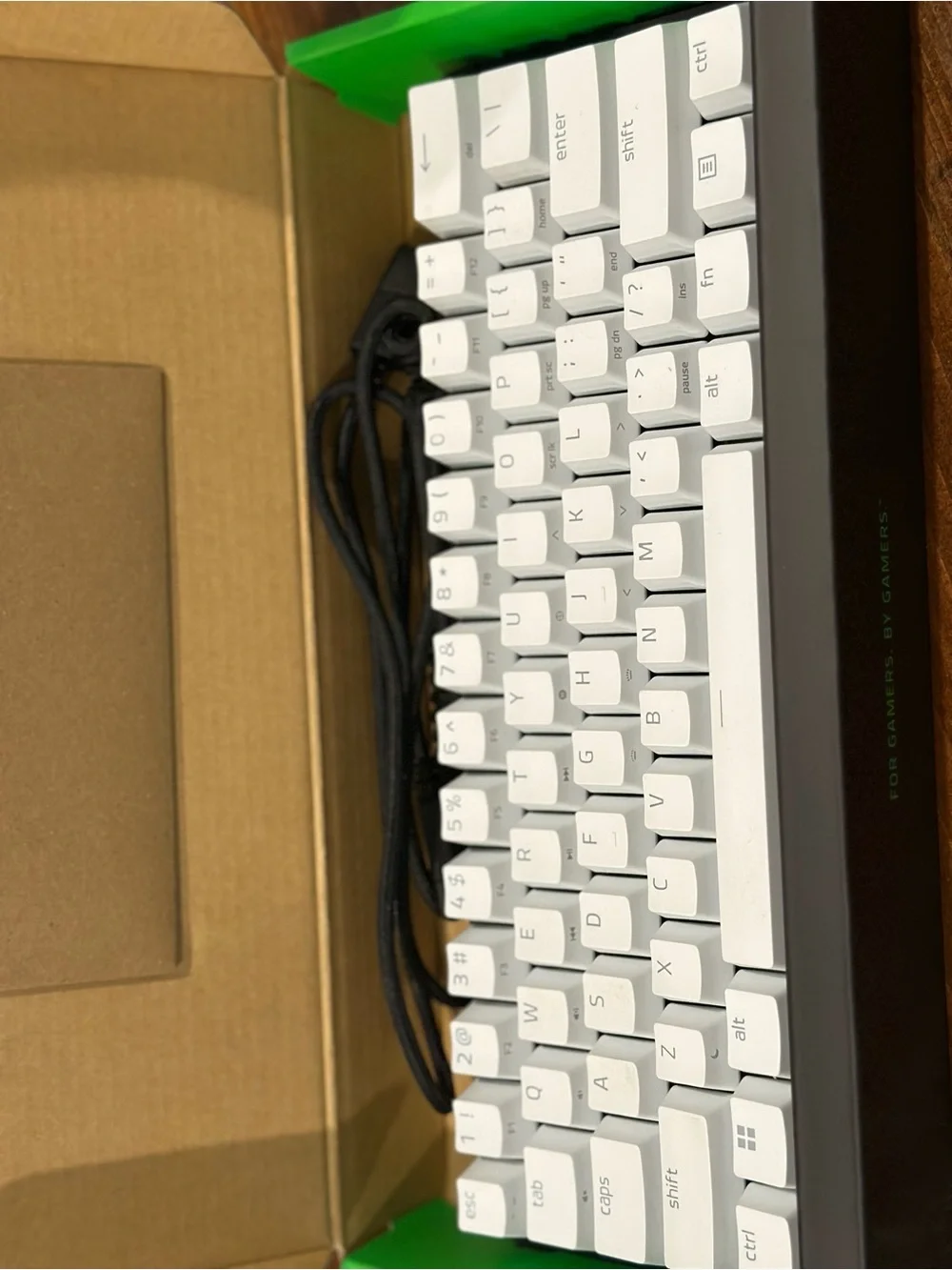 White razer Mini special edition Keyboard - Rainbow Backlight and mouse set.